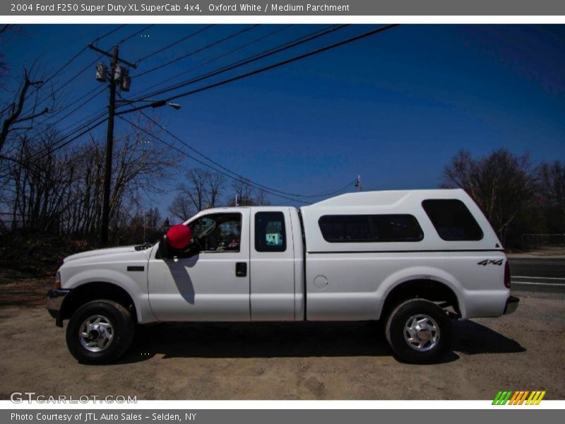 Oxford White / Medium Parchment 2004 Ford F250 Super Duty XL SuperCab 4x4