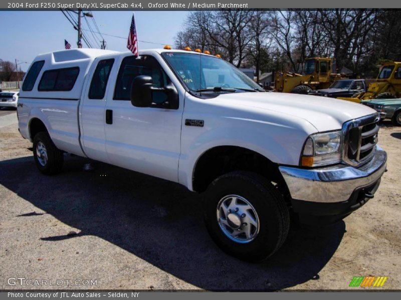 Oxford White / Medium Parchment 2004 Ford F250 Super Duty XL SuperCab 4x4
