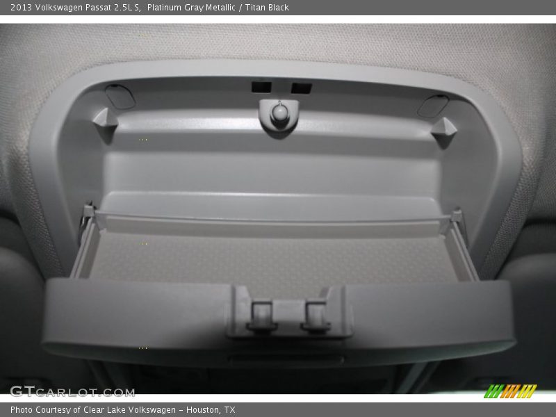 Platinum Gray Metallic / Titan Black 2013 Volkswagen Passat 2.5L S