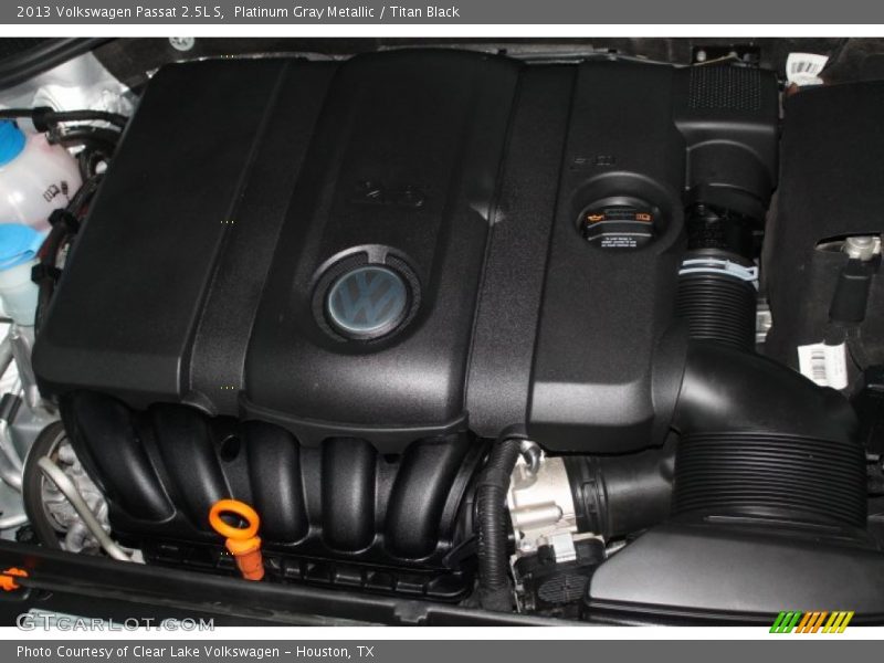 Platinum Gray Metallic / Titan Black 2013 Volkswagen Passat 2.5L S