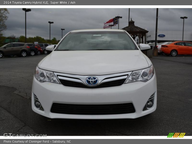 Super White / Ash 2014 Toyota Camry Hybrid XLE