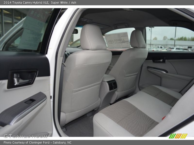 Super White / Ash 2014 Toyota Camry Hybrid XLE