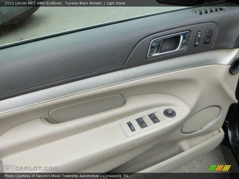 Tuxedo Black Metallic / Light Stone 2011 Lincoln MKT AWD EcoBoost