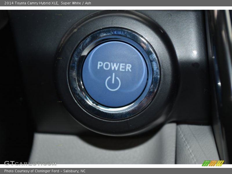 Super White / Ash 2014 Toyota Camry Hybrid XLE