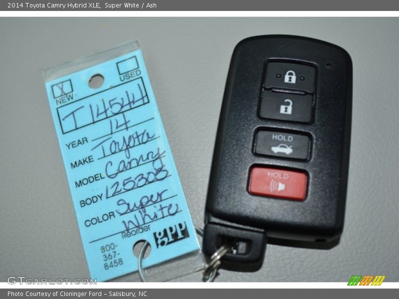 Super White / Ash 2014 Toyota Camry Hybrid XLE