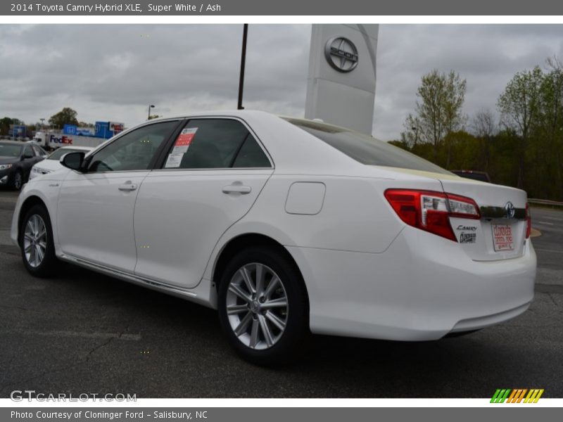 Super White / Ash 2014 Toyota Camry Hybrid XLE