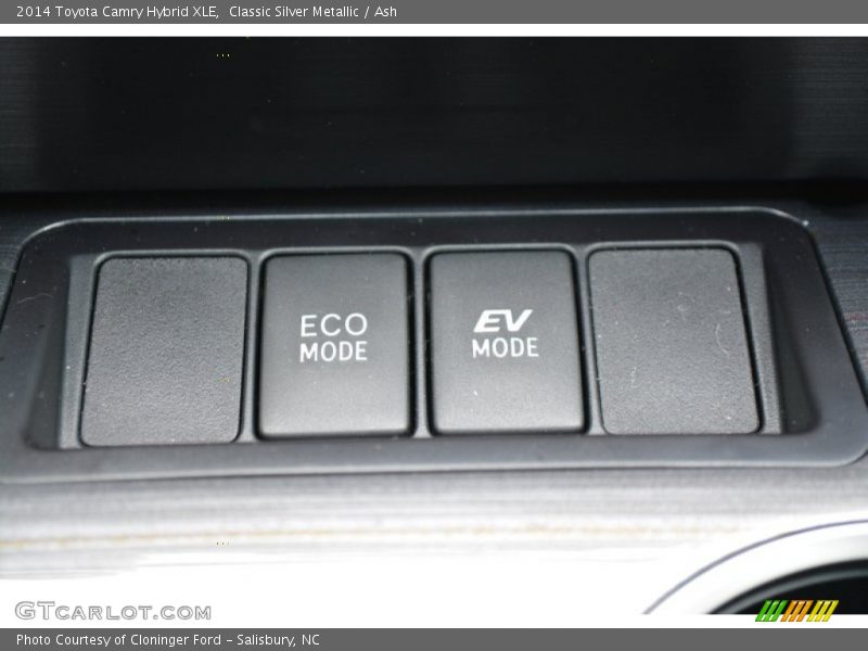 Classic Silver Metallic / Ash 2014 Toyota Camry Hybrid XLE