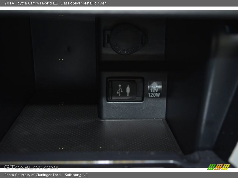 Classic Silver Metallic / Ash 2014 Toyota Camry Hybrid LE