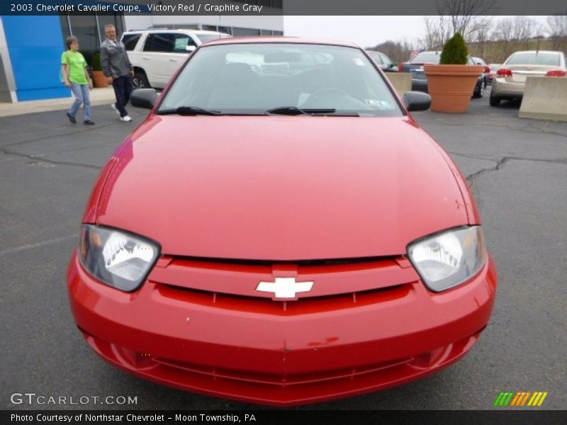 Victory Red / Graphite Gray 2003 Chevrolet Cavalier Coupe