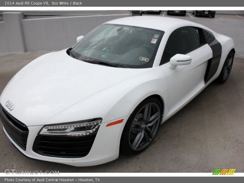 Ibis White / Black 2014 Audi R8 Coupe V8