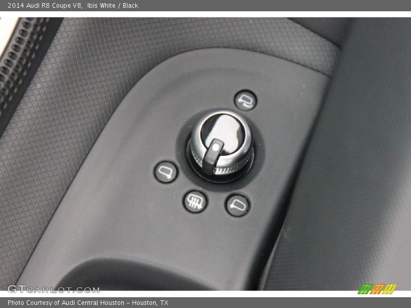 Controls of 2014 R8 Coupe V8