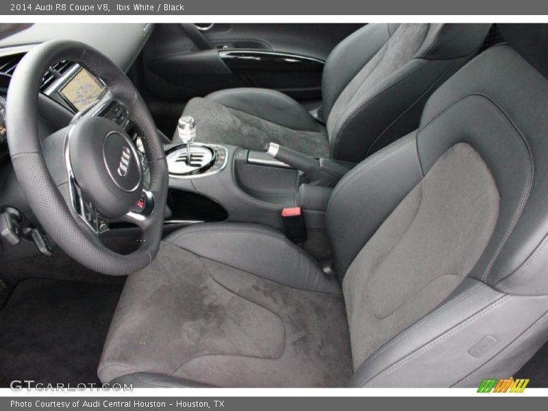 Ibis White / Black 2014 Audi R8 Coupe V8