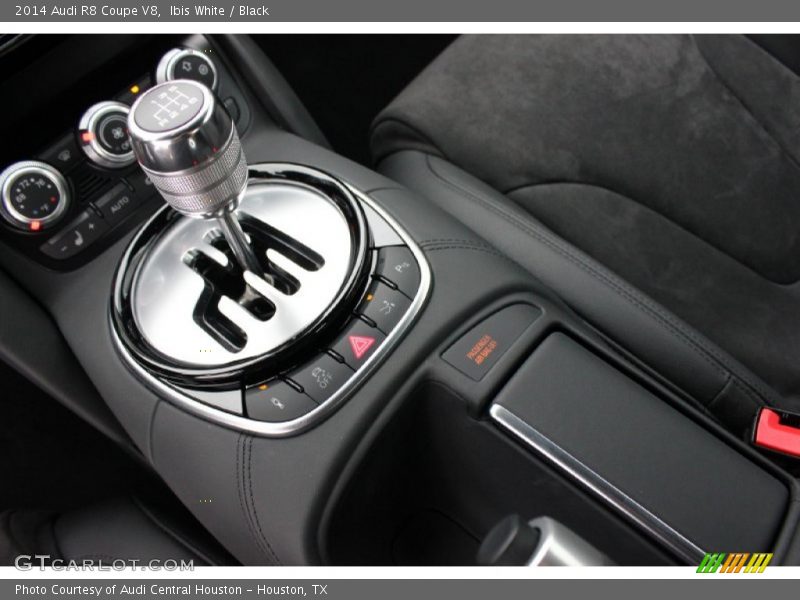  2014 R8 Coupe V8 6 Speed Manual Shifter