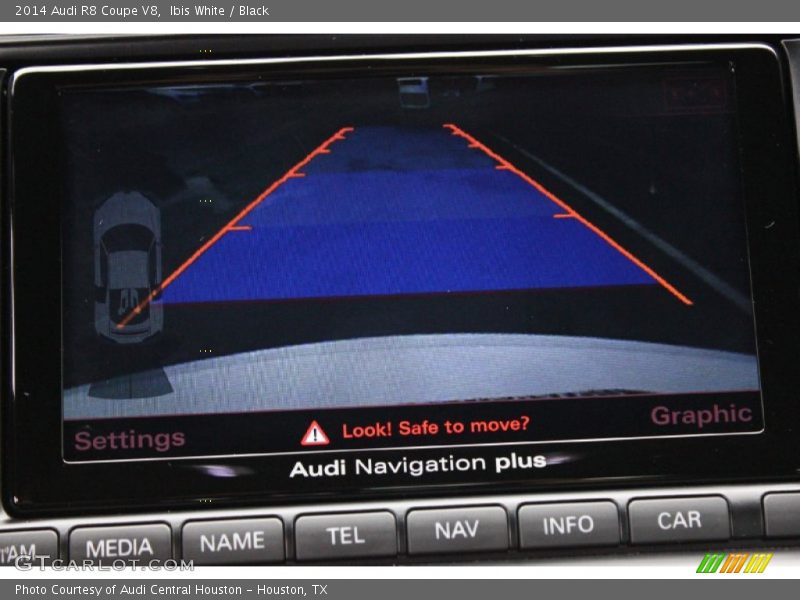 Ibis White / Black 2014 Audi R8 Coupe V8