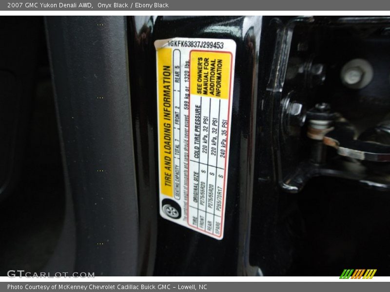 Onyx Black / Ebony Black 2007 GMC Yukon Denali AWD
