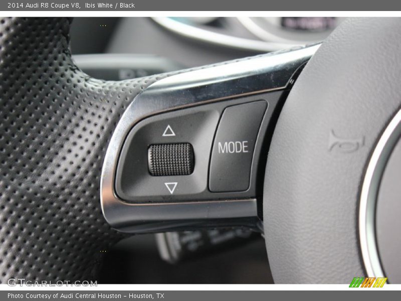 Controls of 2014 R8 Coupe V8