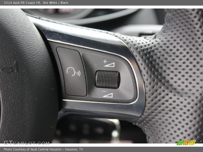 Controls of 2014 R8 Coupe V8
