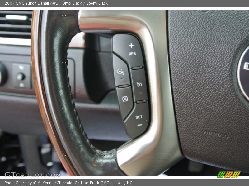 Onyx Black / Ebony Black 2007 GMC Yukon Denali AWD