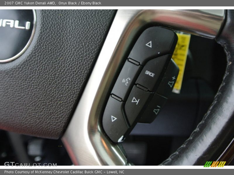 Onyx Black / Ebony Black 2007 GMC Yukon Denali AWD