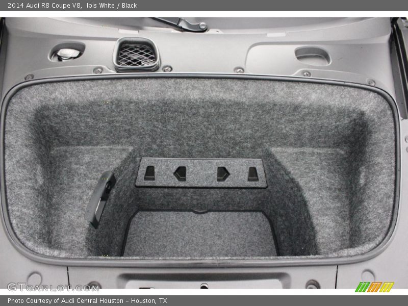  2014 R8 Coupe V8 Trunk