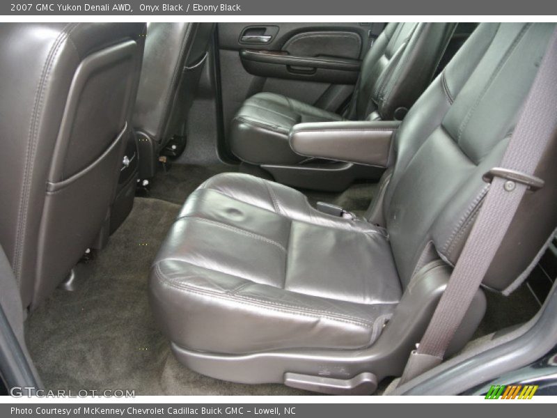 Onyx Black / Ebony Black 2007 GMC Yukon Denali AWD