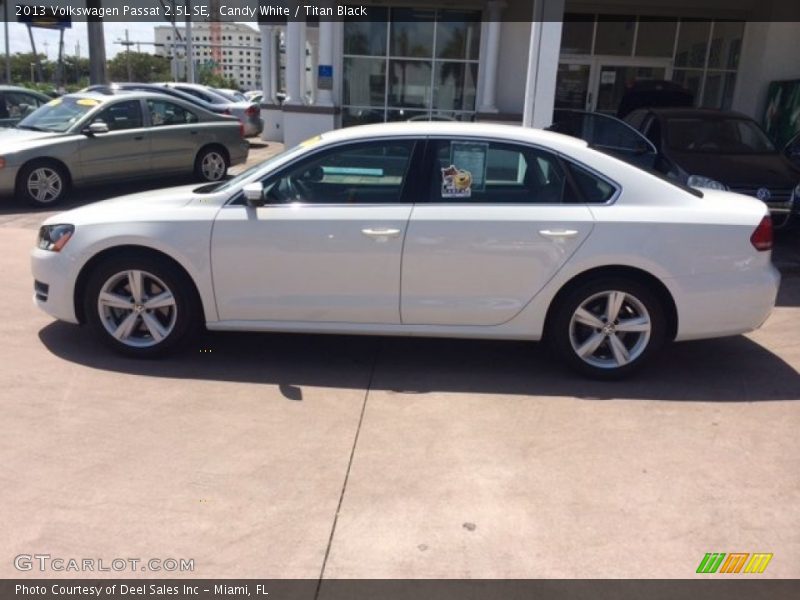 Candy White / Titan Black 2013 Volkswagen Passat 2.5L SE