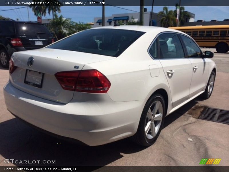 Candy White / Titan Black 2013 Volkswagen Passat 2.5L SE