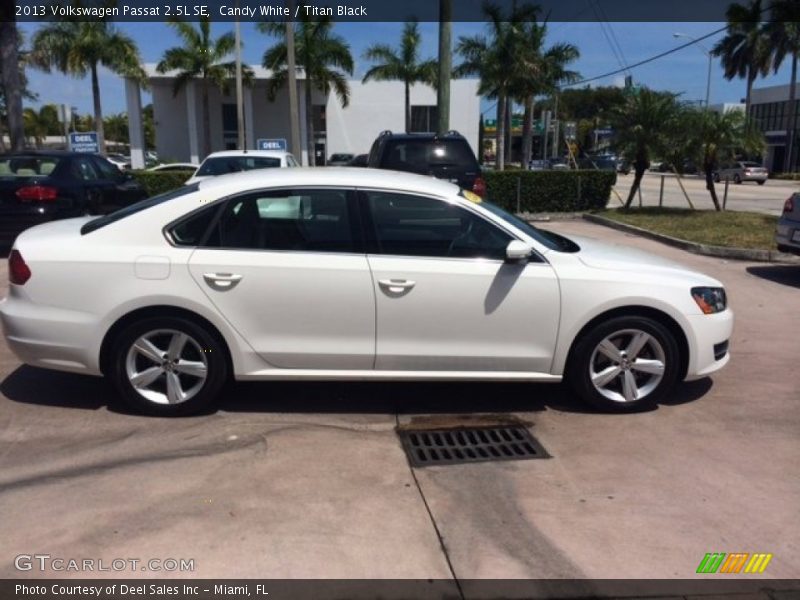 Candy White / Titan Black 2013 Volkswagen Passat 2.5L SE
