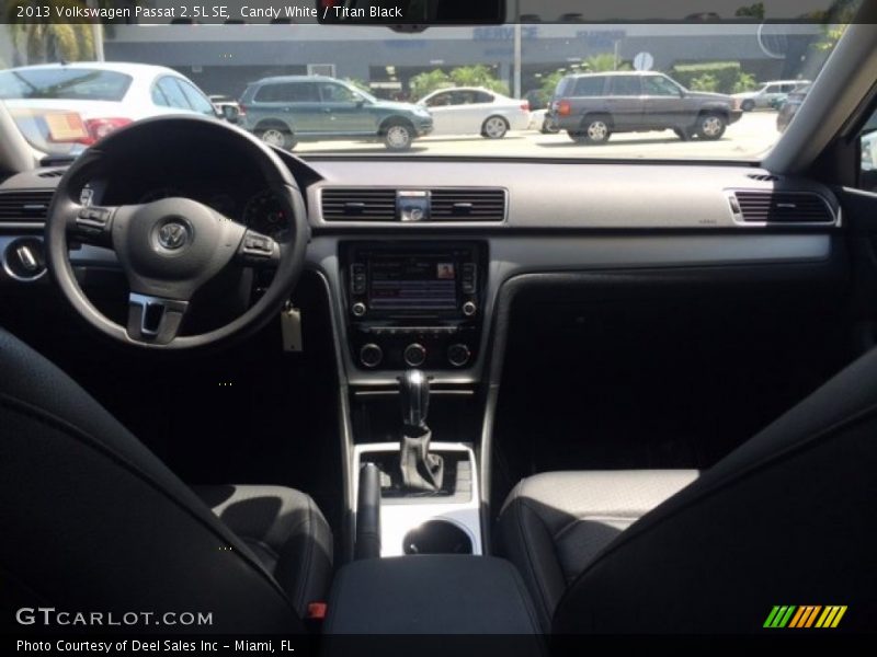 Candy White / Titan Black 2013 Volkswagen Passat 2.5L SE