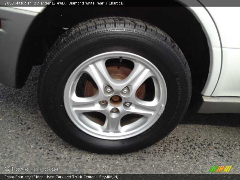 Diamond White Pearl / Charcoal 2003 Mitsubishi Outlander LS 4WD