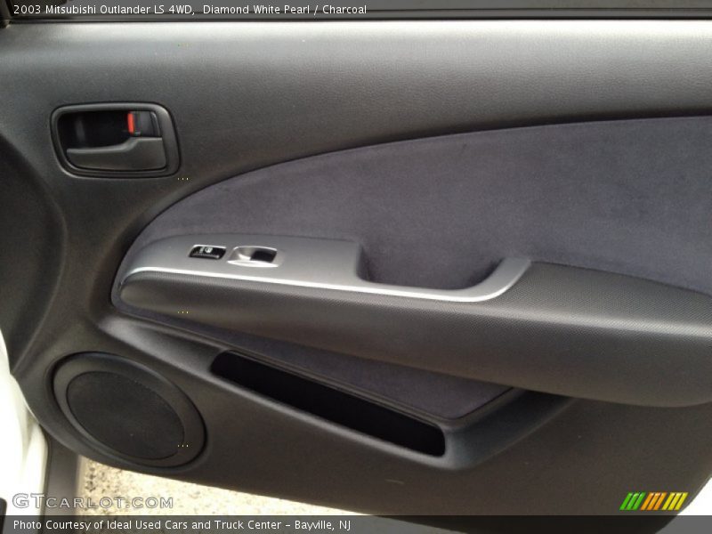 Diamond White Pearl / Charcoal 2003 Mitsubishi Outlander LS 4WD
