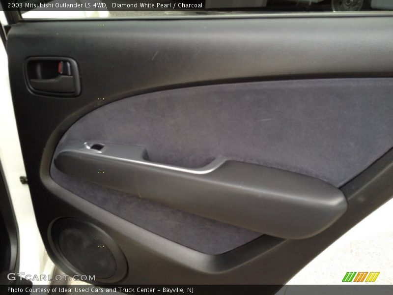 Diamond White Pearl / Charcoal 2003 Mitsubishi Outlander LS 4WD