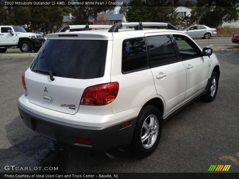 Diamond White Pearl / Charcoal 2003 Mitsubishi Outlander LS 4WD