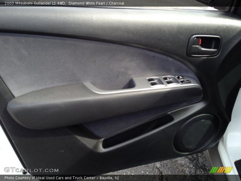 Diamond White Pearl / Charcoal 2003 Mitsubishi Outlander LS 4WD