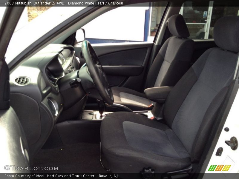 Diamond White Pearl / Charcoal 2003 Mitsubishi Outlander LS 4WD