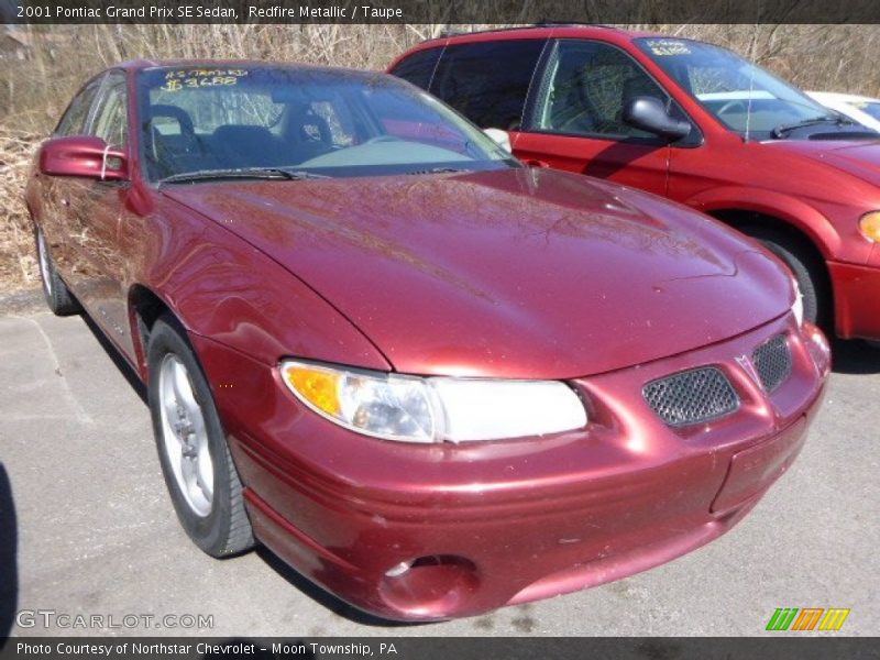 Front 3/4 View of 2001 Grand Prix SE Sedan
