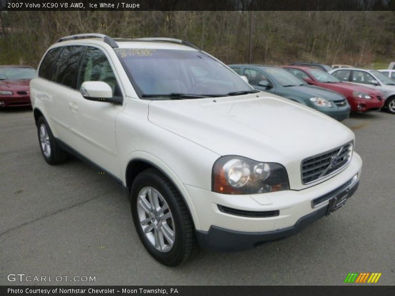 Front 3/4 View of 2007 XC90 V8 AWD