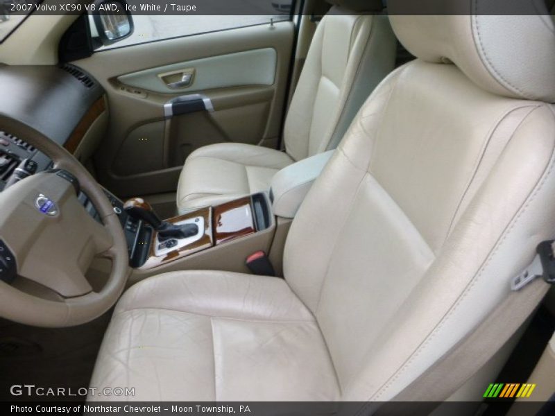 Ice White / Taupe 2007 Volvo XC90 V8 AWD