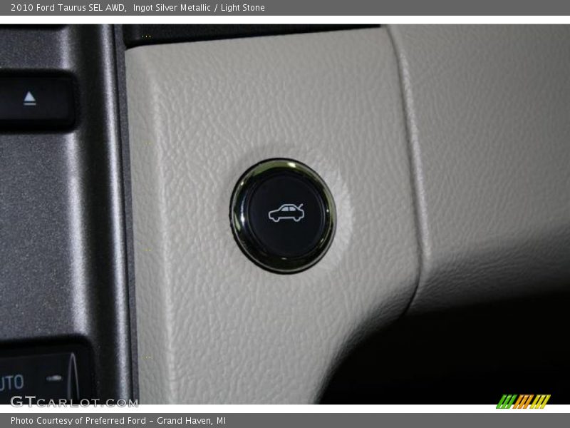 Ingot Silver Metallic / Light Stone 2010 Ford Taurus SEL AWD