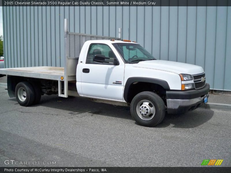Summit White / Medium Gray 2005 Chevrolet Silverado 3500 Regular Cab Dually Chassis