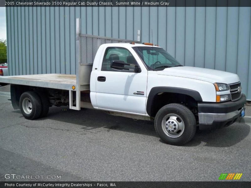 Summit White / Medium Gray 2005 Chevrolet Silverado 3500 Regular Cab Dually Chassis