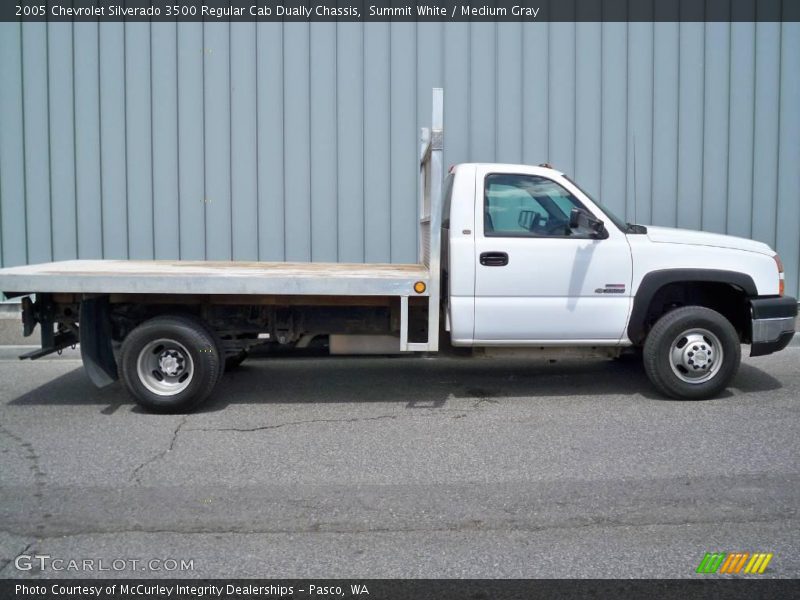 Summit White / Medium Gray 2005 Chevrolet Silverado 3500 Regular Cab Dually Chassis