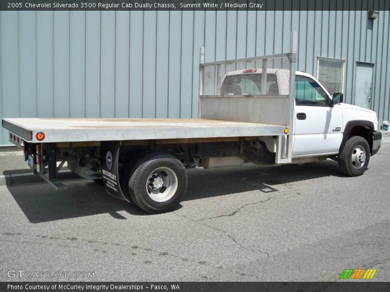 Summit White / Medium Gray 2005 Chevrolet Silverado 3500 Regular Cab Dually Chassis