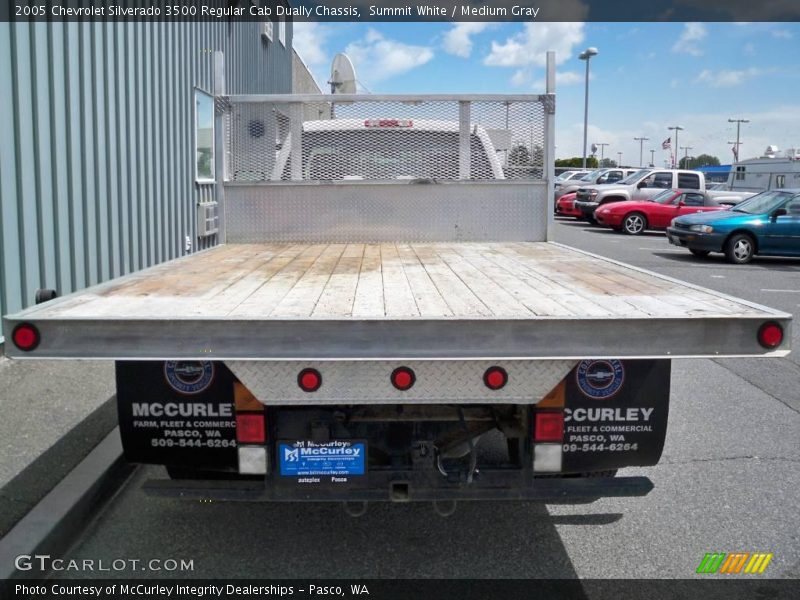 Summit White / Medium Gray 2005 Chevrolet Silverado 3500 Regular Cab Dually Chassis