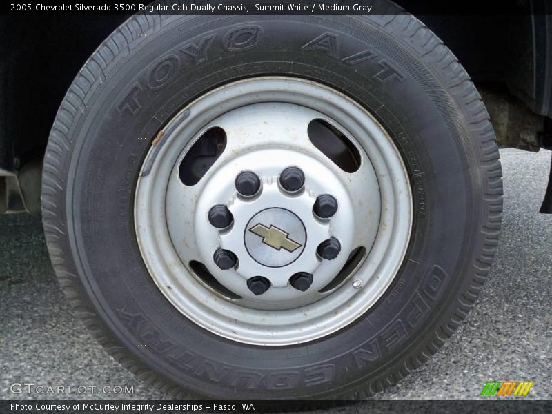 Summit White / Medium Gray 2005 Chevrolet Silverado 3500 Regular Cab Dually Chassis