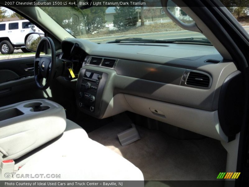 Black / Light Titanium/Dark Titanium 2007 Chevrolet Suburban 1500 LS 4x4