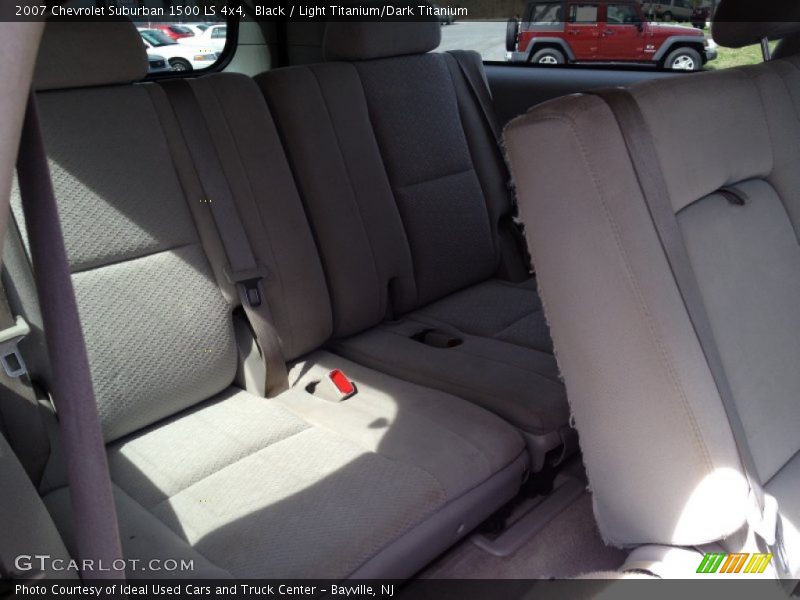 Black / Light Titanium/Dark Titanium 2007 Chevrolet Suburban 1500 LS 4x4