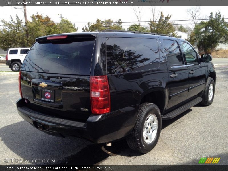 Black / Light Titanium/Dark Titanium 2007 Chevrolet Suburban 1500 LS 4x4