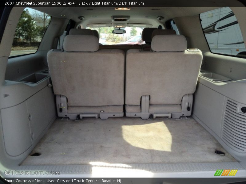 Black / Light Titanium/Dark Titanium 2007 Chevrolet Suburban 1500 LS 4x4