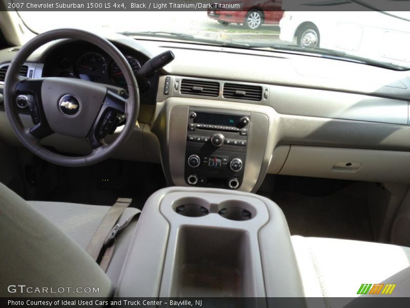 Black / Light Titanium/Dark Titanium 2007 Chevrolet Suburban 1500 LS 4x4